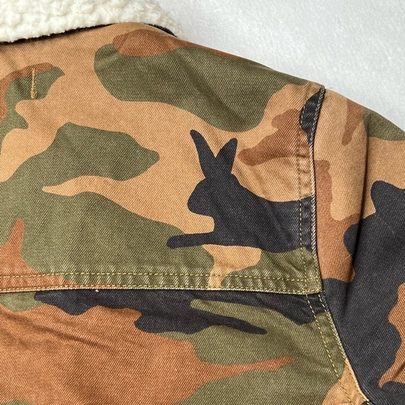 Madewell Northward Cropped Army Jacket in Cottontail Camo Sherpa Ed Brown XXS - Picture 3 of 17